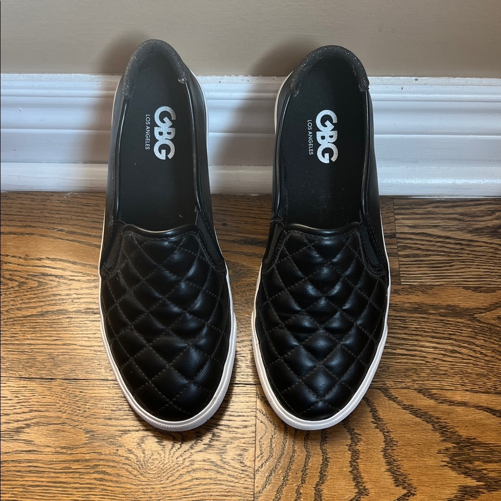 GBG Los Angeles Black Quilted Slip-Ons